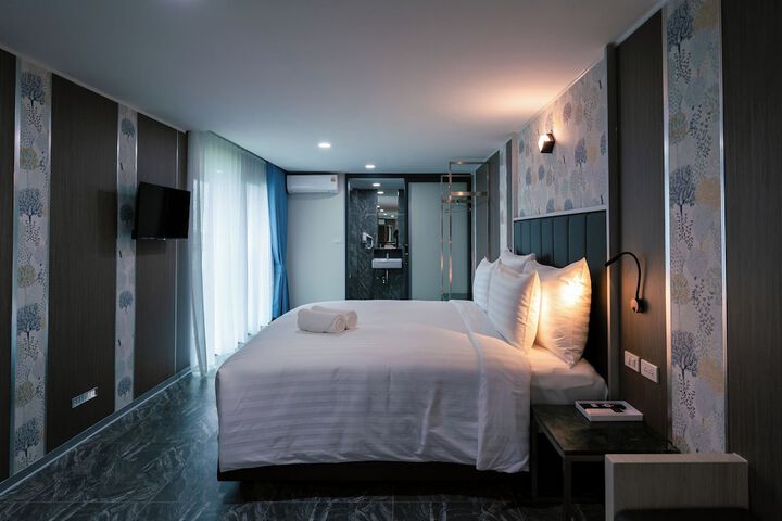 Room 27 of 138