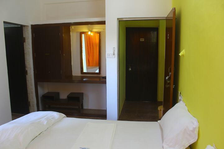 Room 15 of 97