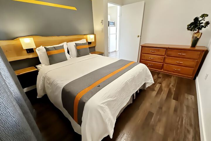 Room 35 of 68
