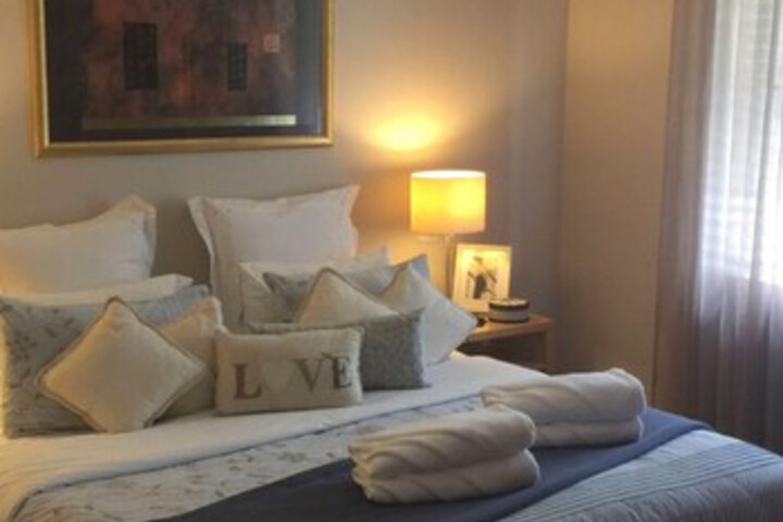 Room 4 of 17
