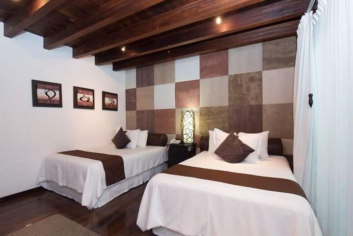 Room 14 of 75