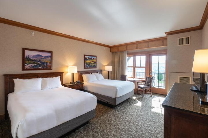 Standard 2 Queen Beds Lake View (8 of 8)