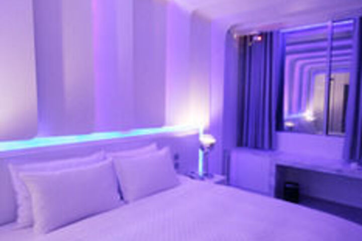 Room 16 of 49