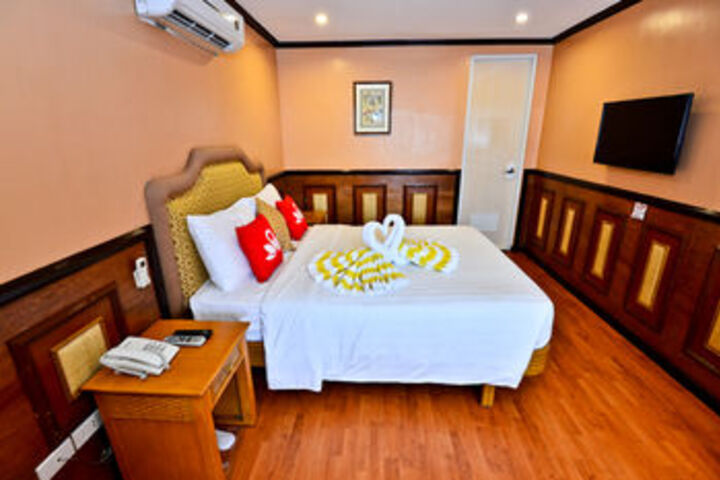 Room 8 of 23