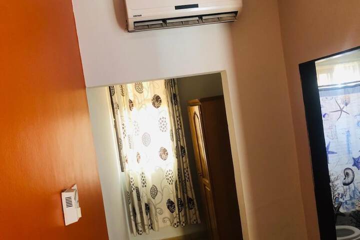 Room 14 of 32