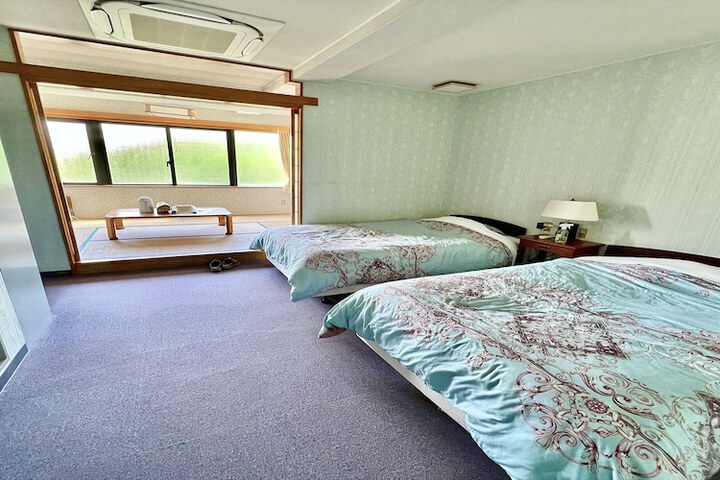 Room 8 of 43
