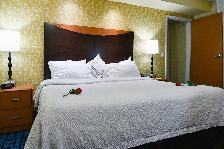 1 Standard King Bed Room (2 of 13)