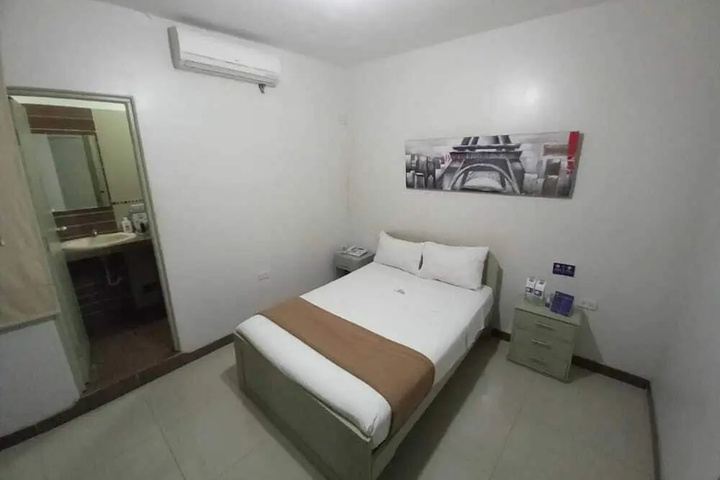 Room 4 of 11