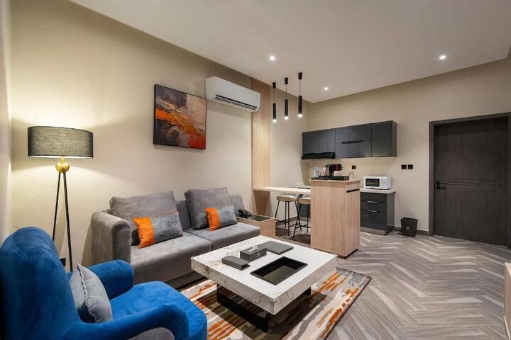 Room 4 of 11