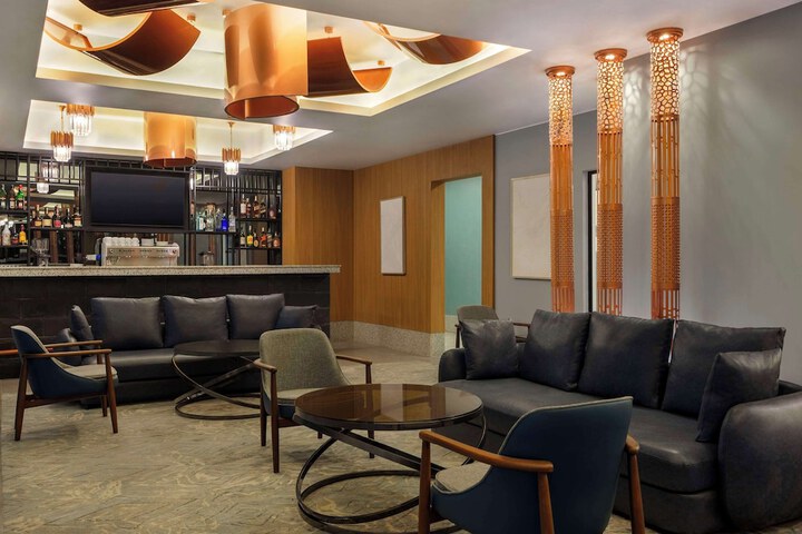 Lounge 46 of 57