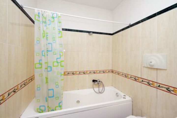 Room 4 of 52
