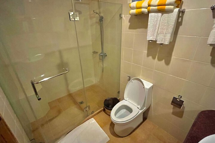 Room 143 of 262