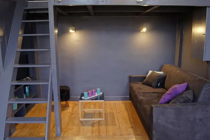 Room 4 of 15