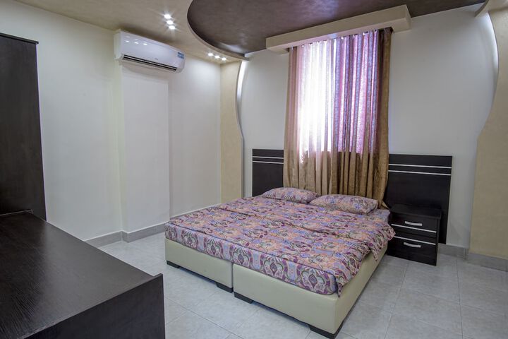 Room 15 of 33
