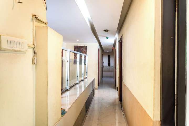 Room 5 of 9