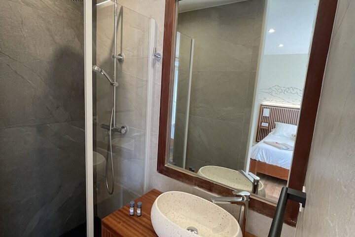 Room 15 of 35