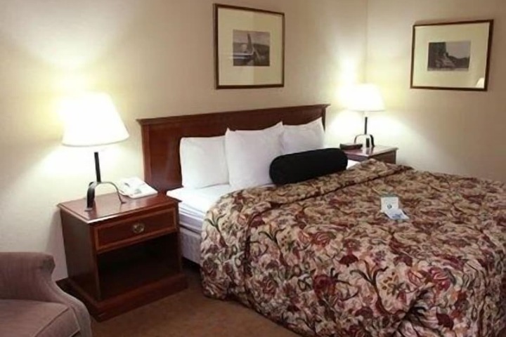 Room 7 of 57