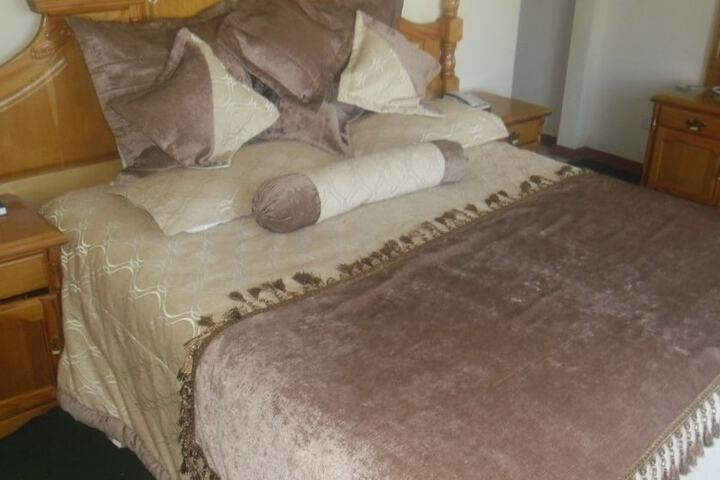 Room 2 of 17