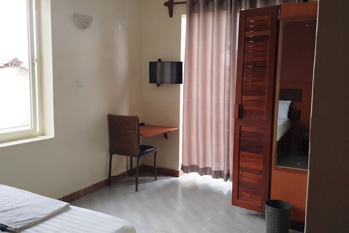 Room 16 of 39