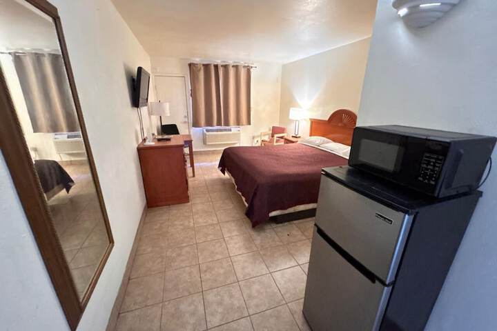 Room 10 of 38