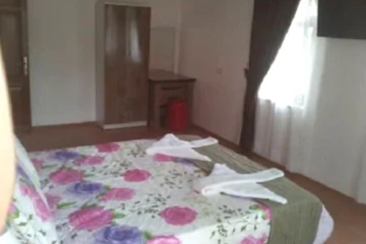 Room 6 of 6