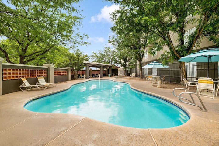 Hotel with Pool