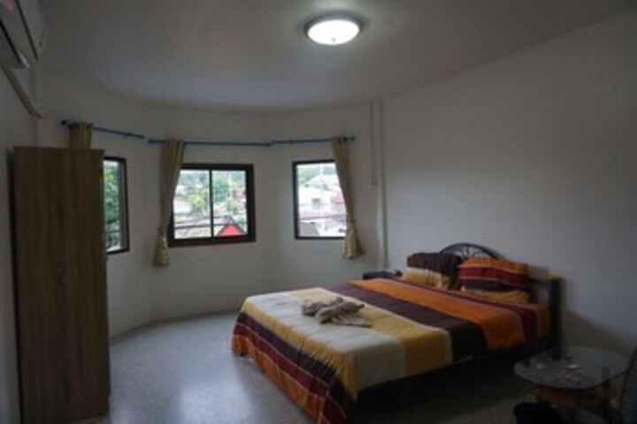Room 5 of 15