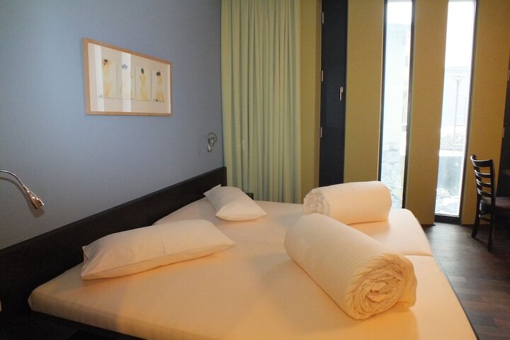 Room 19 of 39