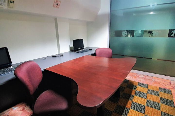 Business Center 17 of 18