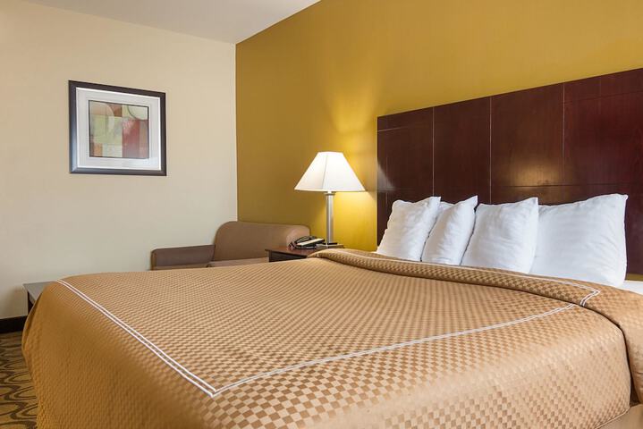 Room 15 of 74