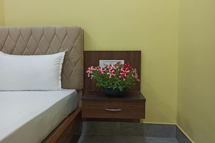 Room 6 of 40
