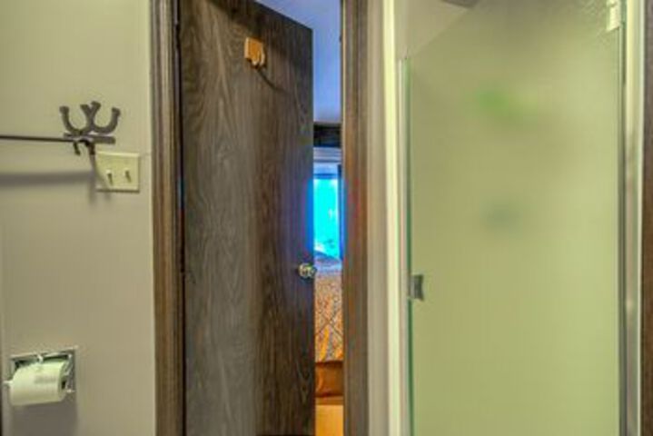 Room 38 of 155