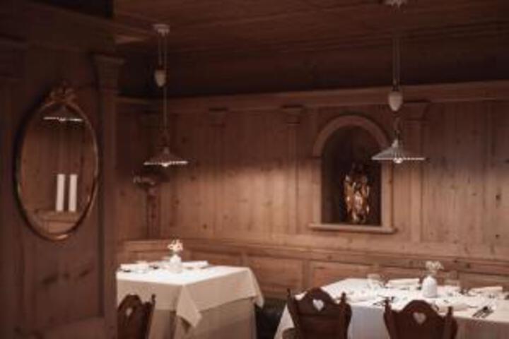 Dining 14 of 23