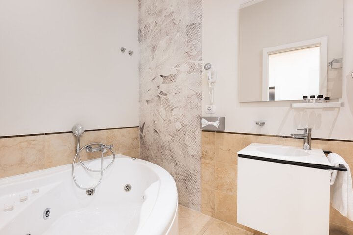 Room 29 of 36