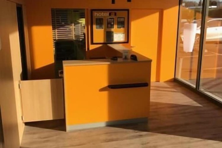 Guest Lobby