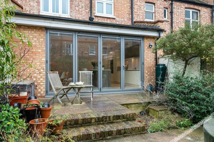 Modern Richmond Home near the River Thames