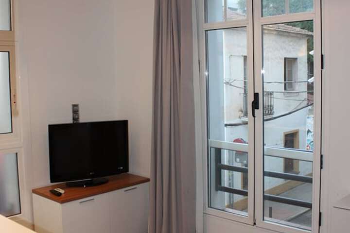 Room 2 of 34