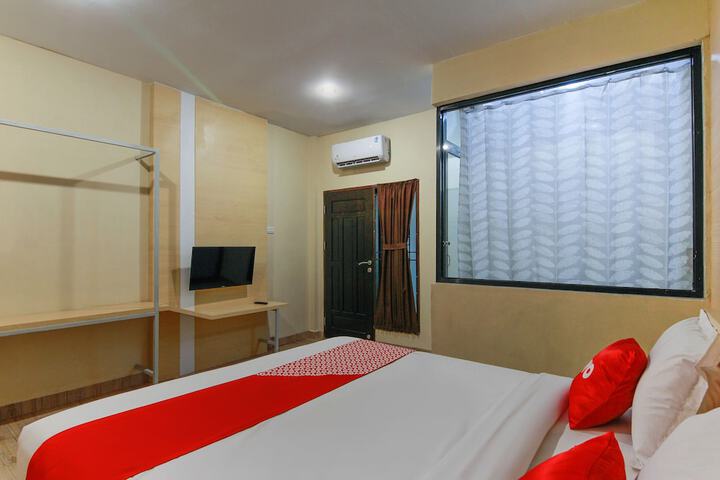 Room 10 of 33