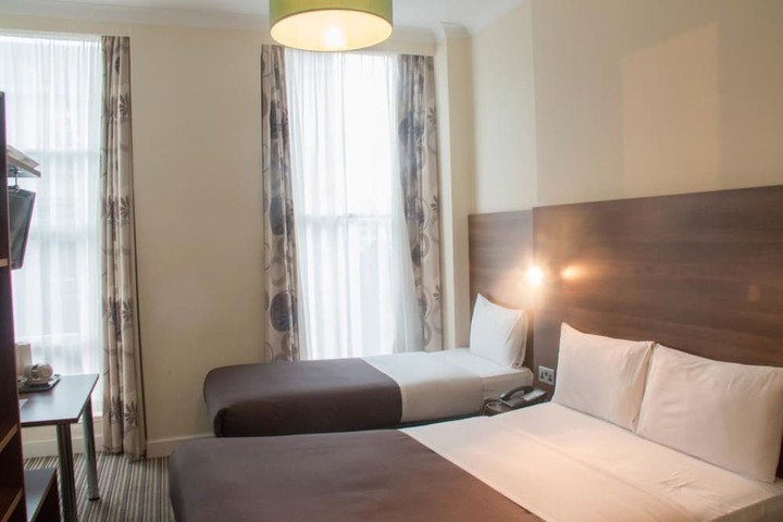 Room 3 of 17