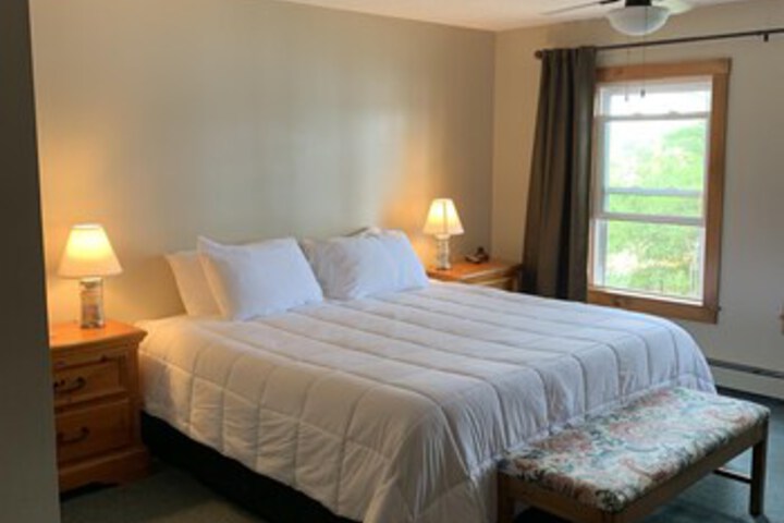 Room 42 of 47