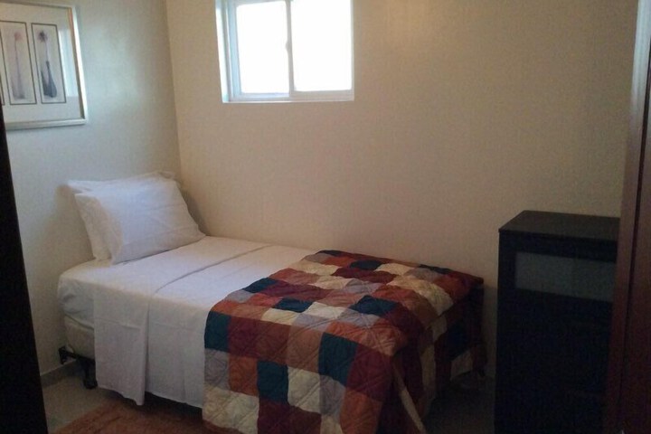 Room 2 of 34