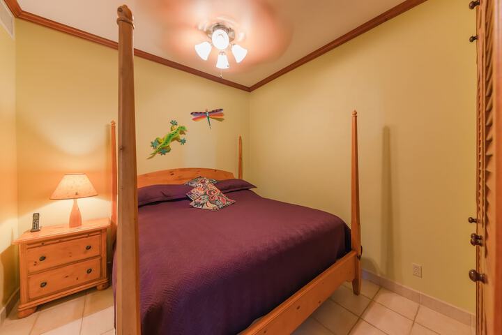 Room 4 of 168