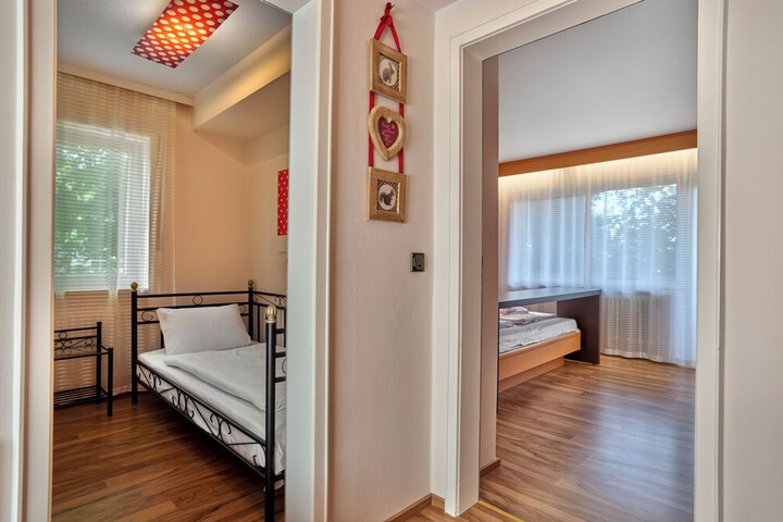 Room 35 of 80