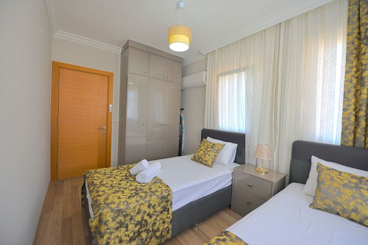 Room 8 of 24
