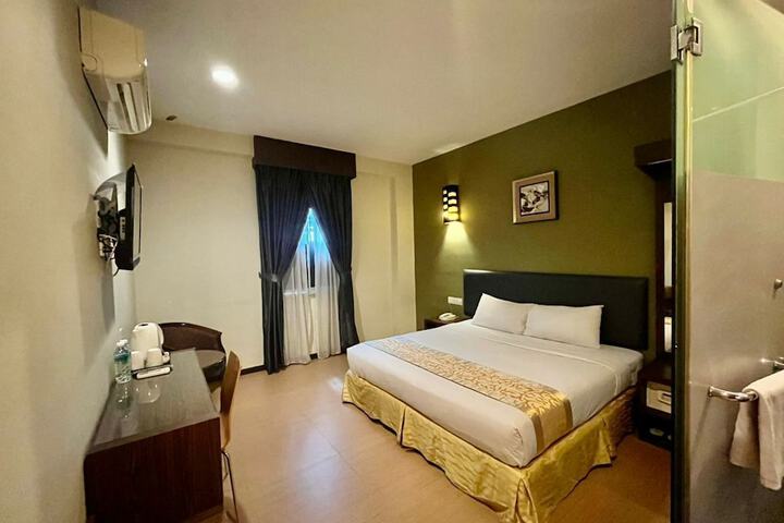 Room 17 of 26