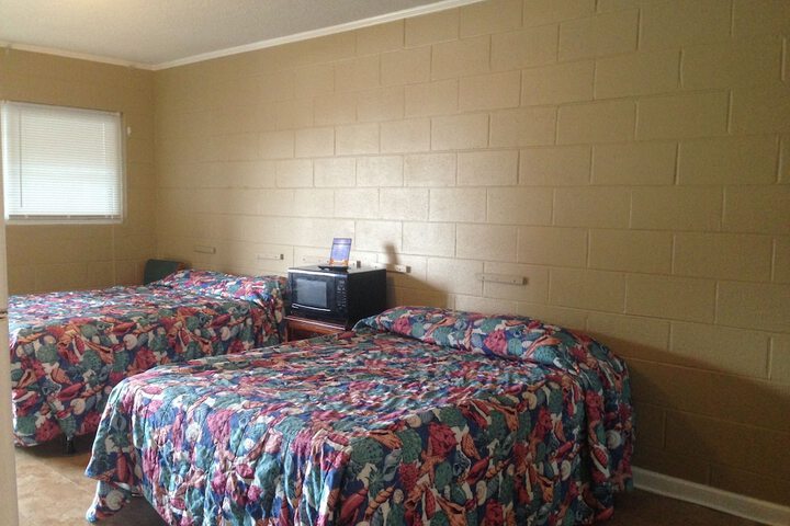 Room 10 of 17