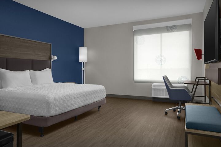 Room 10 of 32