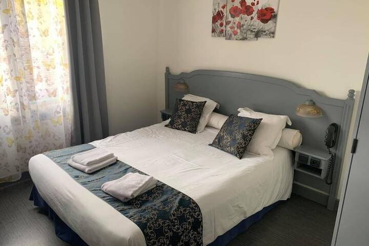 Room 11 of 27