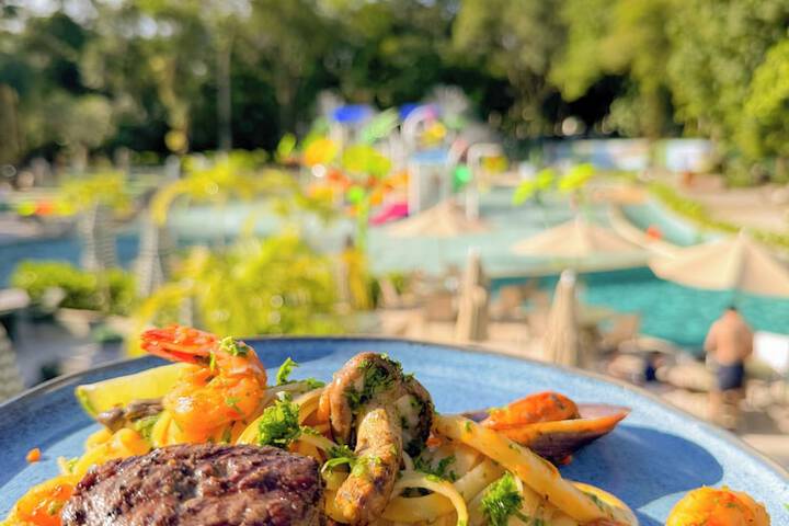 Dining 82 of 103