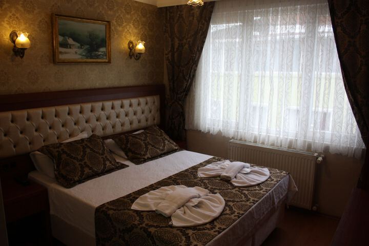 Room 11 of 34